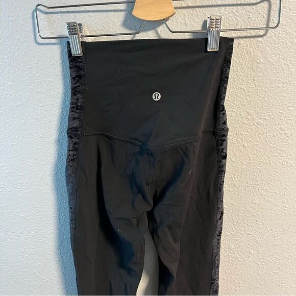 Lululemon Align Super High-Rise Crop *Crushed Velvet
Black - Picture 9 of 10